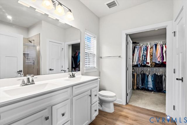 11313 Vulcan Ln, Chester, VA 23831