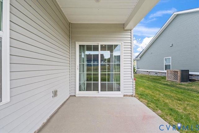11313 Vulcan Ln, Chester, VA 23831