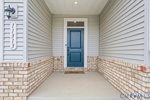 11313 Vulcan Ln, Chester, VA 23831