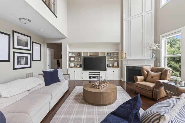 9081 Harrow Way, Eden Prairie, MN 55347