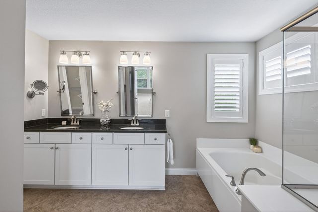 9081 Harrow Way, Eden Prairie, MN 55347