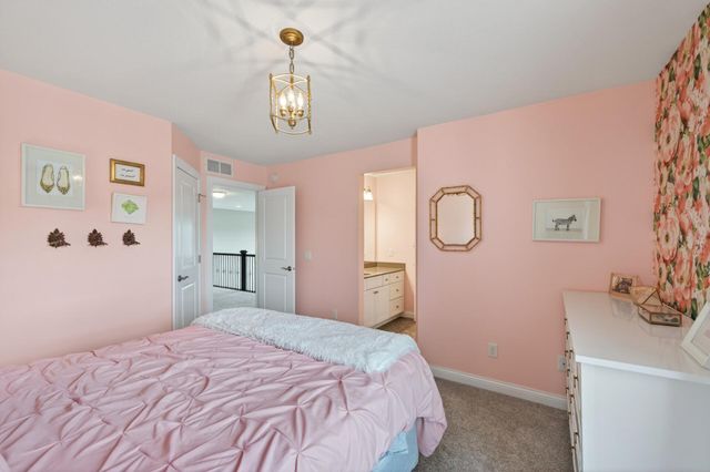9081 Harrow Way, Eden Prairie, MN 55347