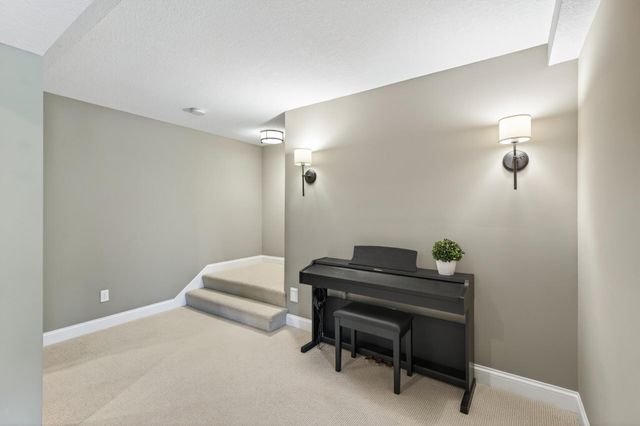 9081 Harrow Way, Eden Prairie, MN 55347