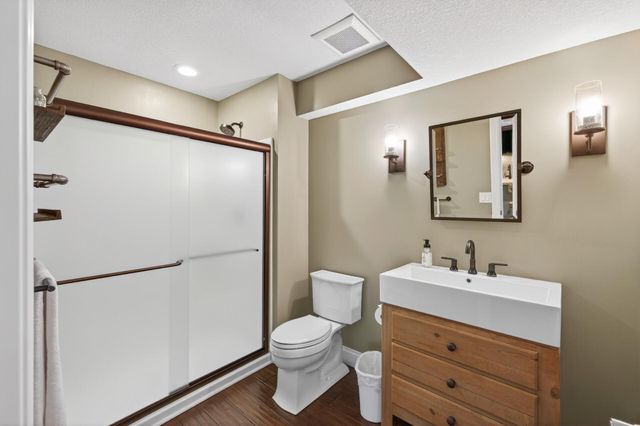 9081 Harrow Way, Eden Prairie, MN 55347