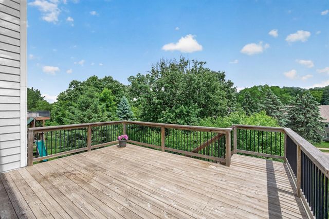 9081 Harrow Way, Eden Prairie, MN 55347