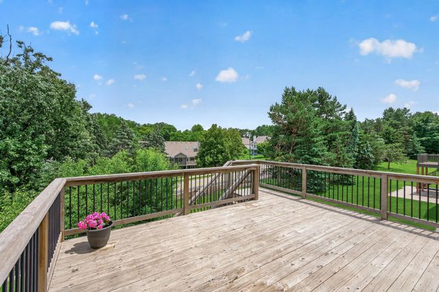 9081 Harrow Way, Eden Prairie, MN 55347