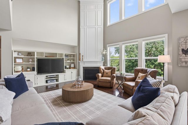 9081 Harrow Way, Eden Prairie, MN 55347