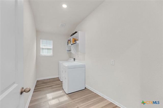 206 Bankside Drive, Hutto, TX 78634