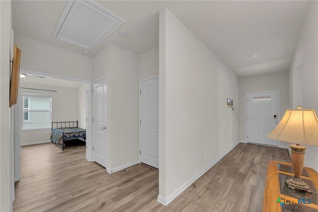 206 Bankside Drive, Hutto, TX 78634