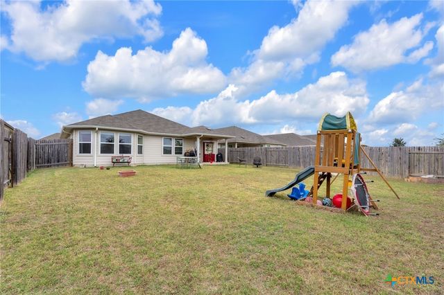 206 Bankside Drive, Hutto, TX 78634