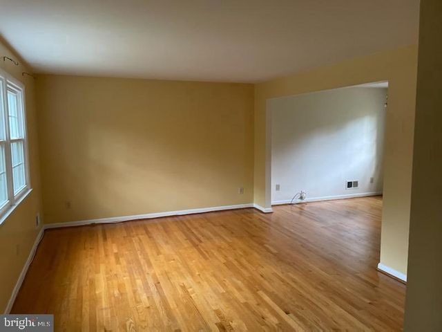 11306 SOWARD DR, Kensington, MD 20895
