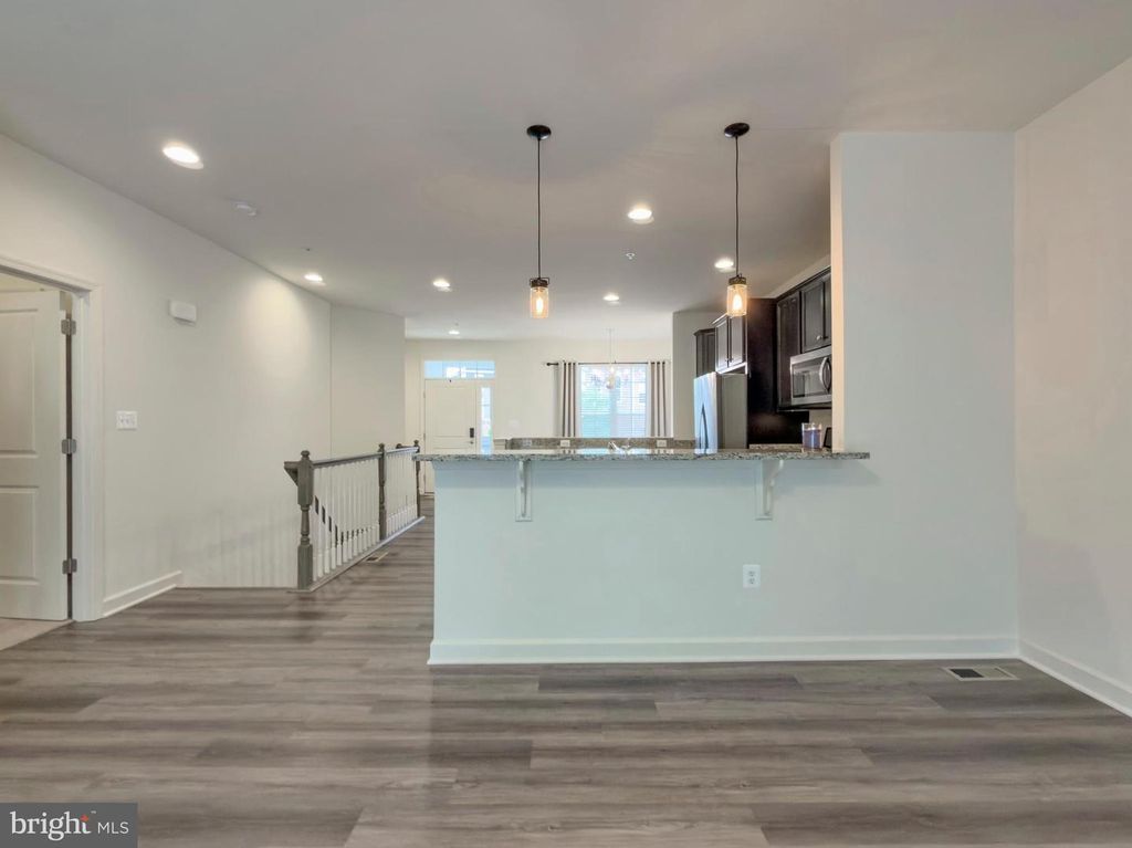 Image 19 of property listing at 306 BUCKEYE CIR, La Plata, MD 20646