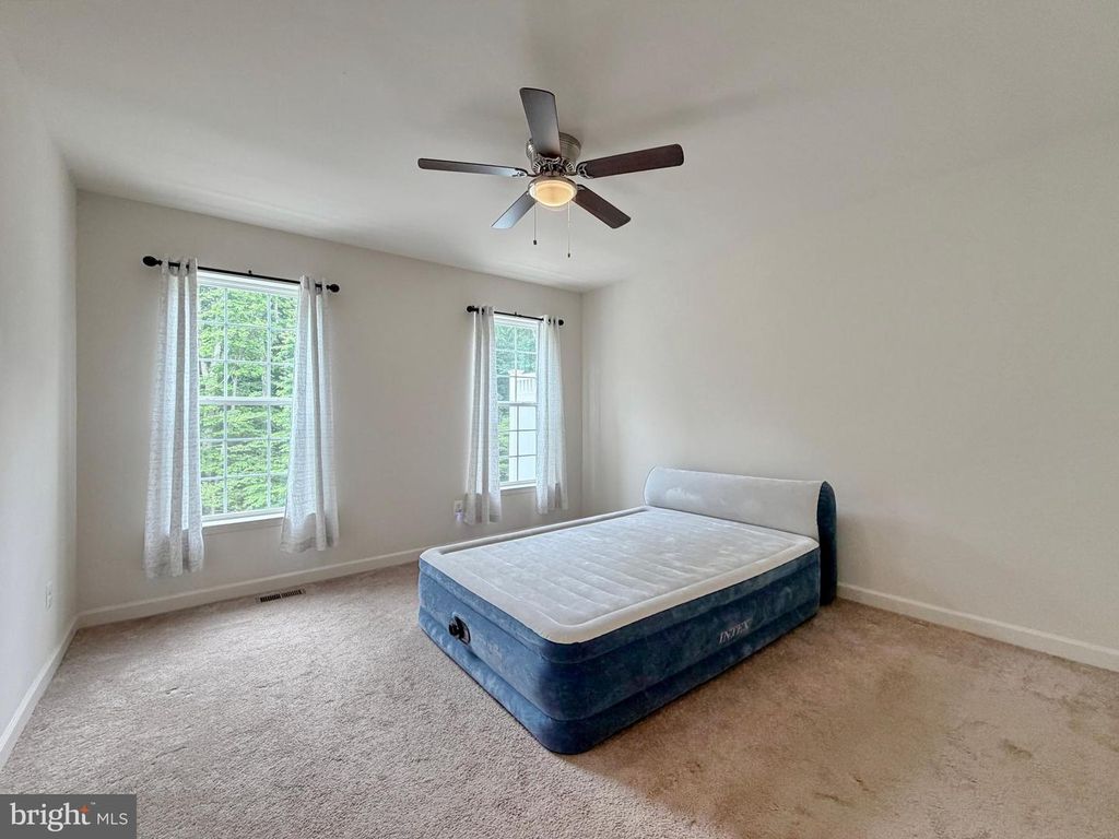 Image 24 of property listing at 306 BUCKEYE CIR, La Plata, MD 20646