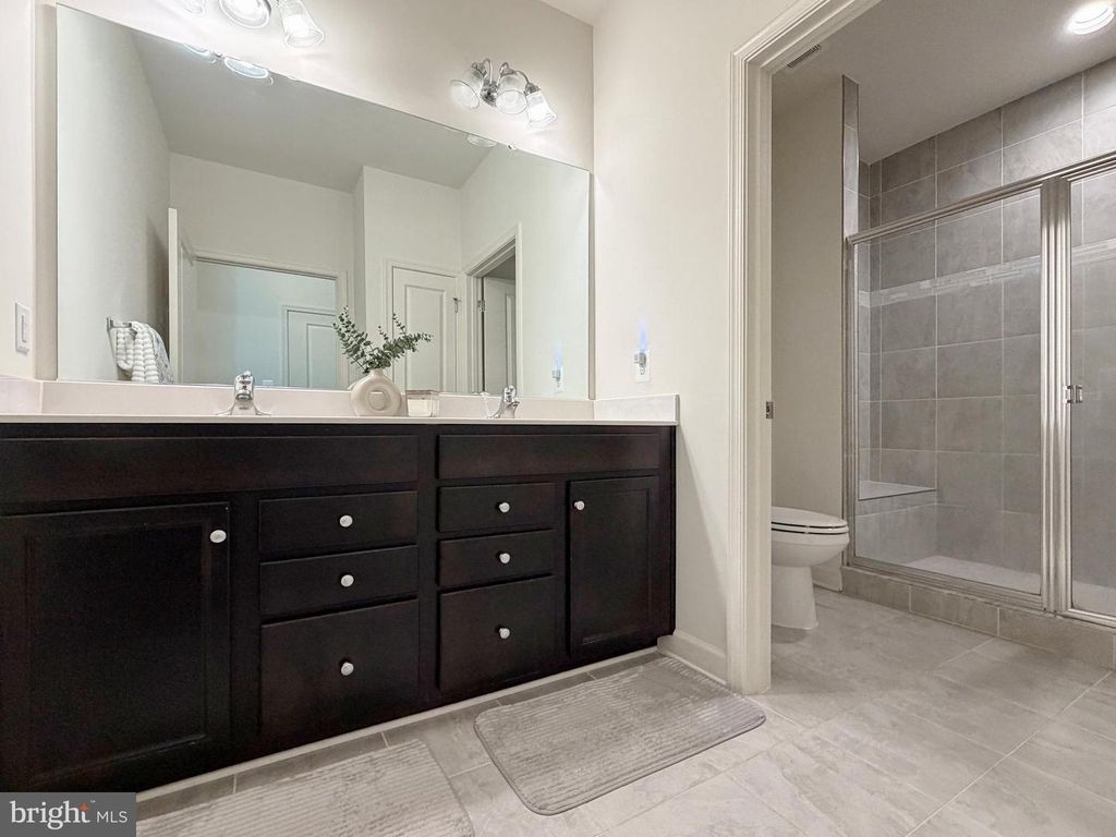 Image 30 of property listing at 306 BUCKEYE CIR, La Plata, MD 20646