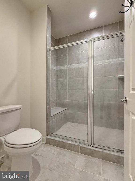 Image 31 of property listing at 306 BUCKEYE CIR, La Plata, MD 20646