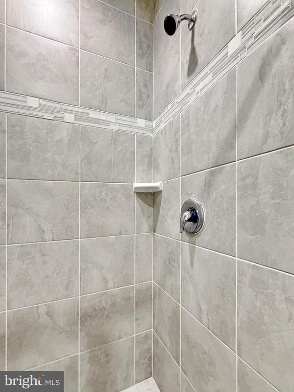 Image 32 of property listing at 306 BUCKEYE CIR, La Plata, MD 20646