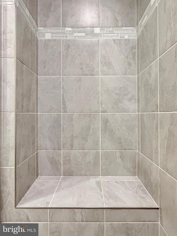 Image 33 of property listing at 306 BUCKEYE CIR, La Plata, MD 20646