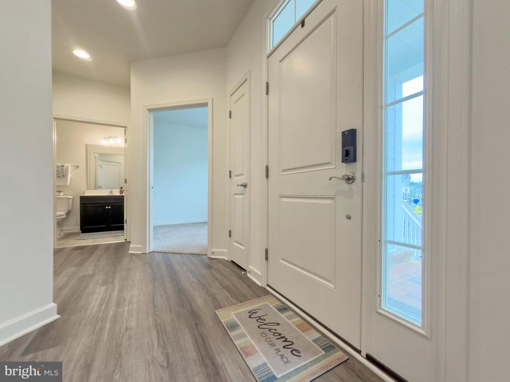 Image 36 of property listing at 306 BUCKEYE CIR, La Plata, MD 20646