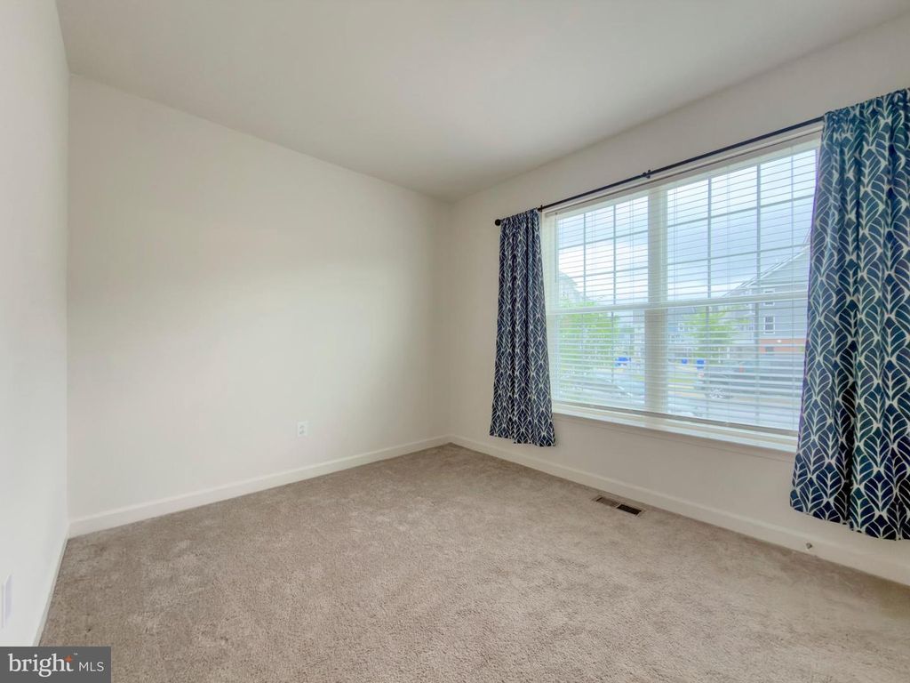 Image 37 of property listing at 306 BUCKEYE CIR, La Plata, MD 20646