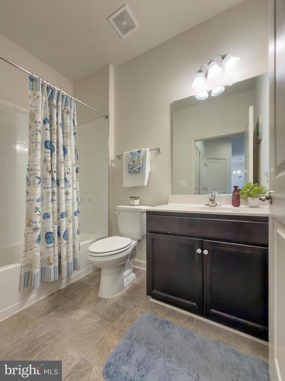 Image 40 of property listing at 306 BUCKEYE CIR, La Plata, MD 20646
