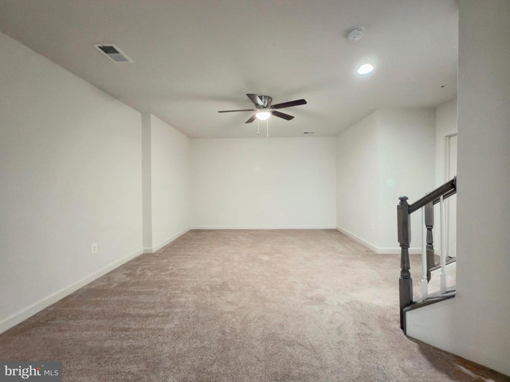 Image 47 of property listing at 306 BUCKEYE CIR, La Plata, MD 20646