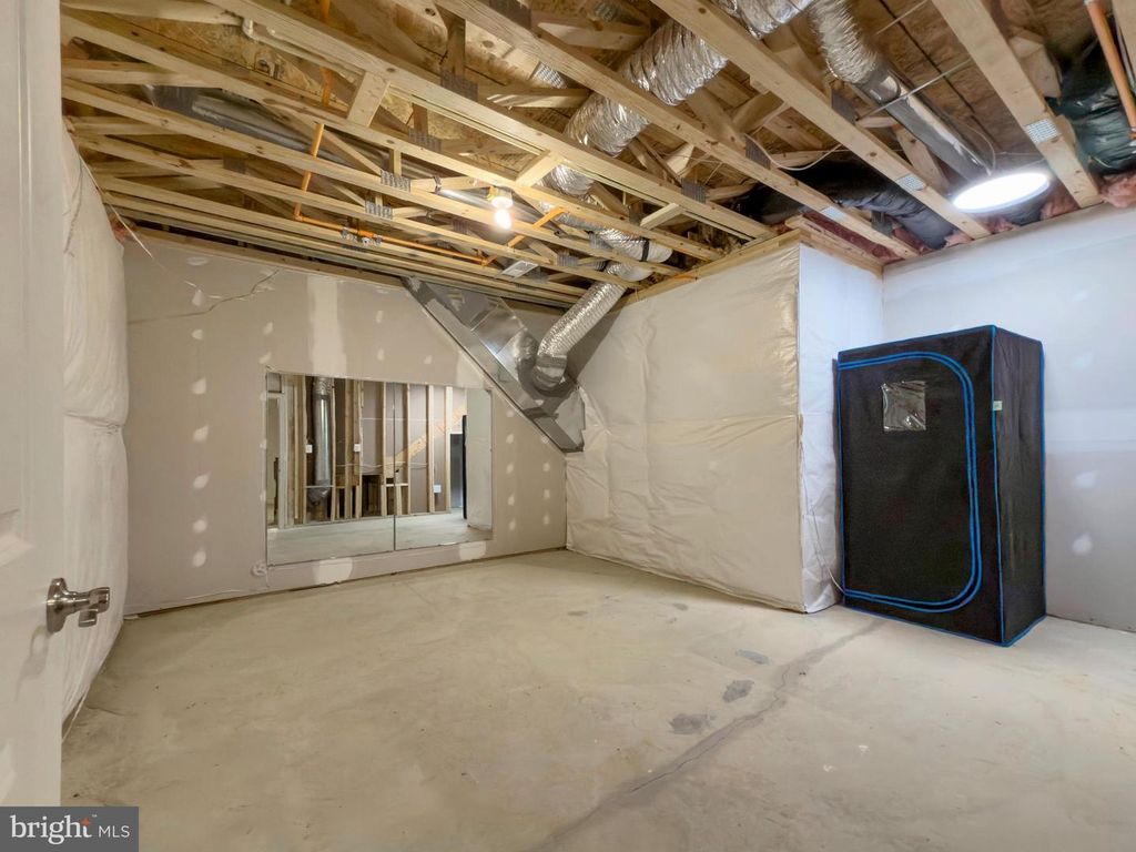 Image 56 of property listing at 306 BUCKEYE CIR, La Plata, MD 20646