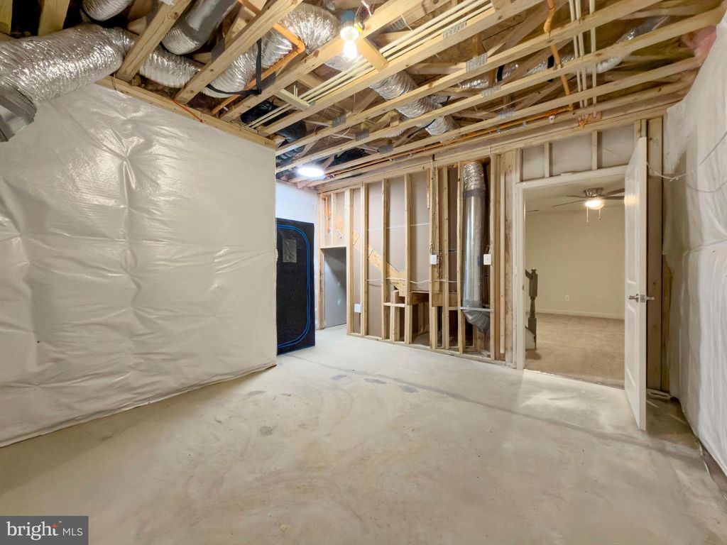 Image 57 of property listing at 306 BUCKEYE CIR, La Plata, MD 20646