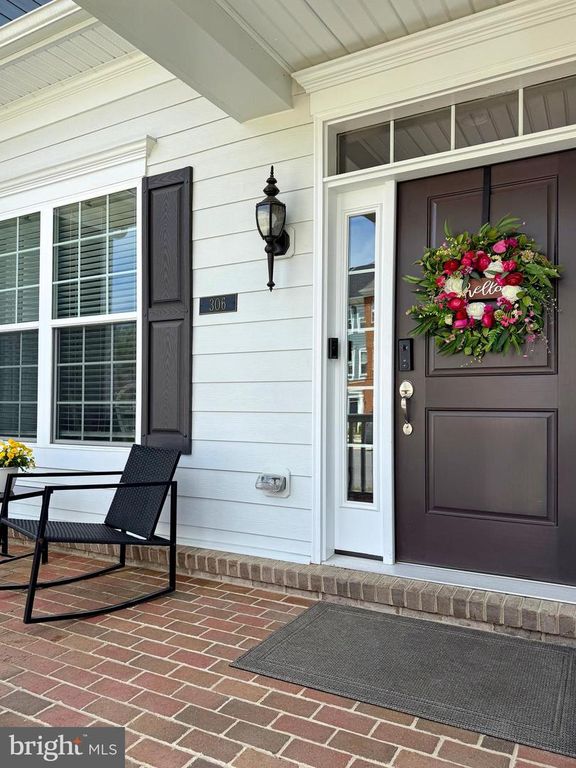 Image 60 of property listing at 306 BUCKEYE CIR, La Plata, MD 20646