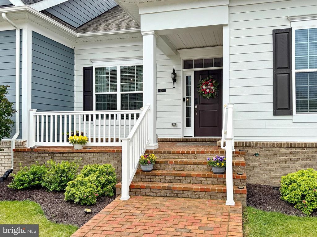 Image 73 of property listing at 306 BUCKEYE CIR, La Plata, MD 20646
