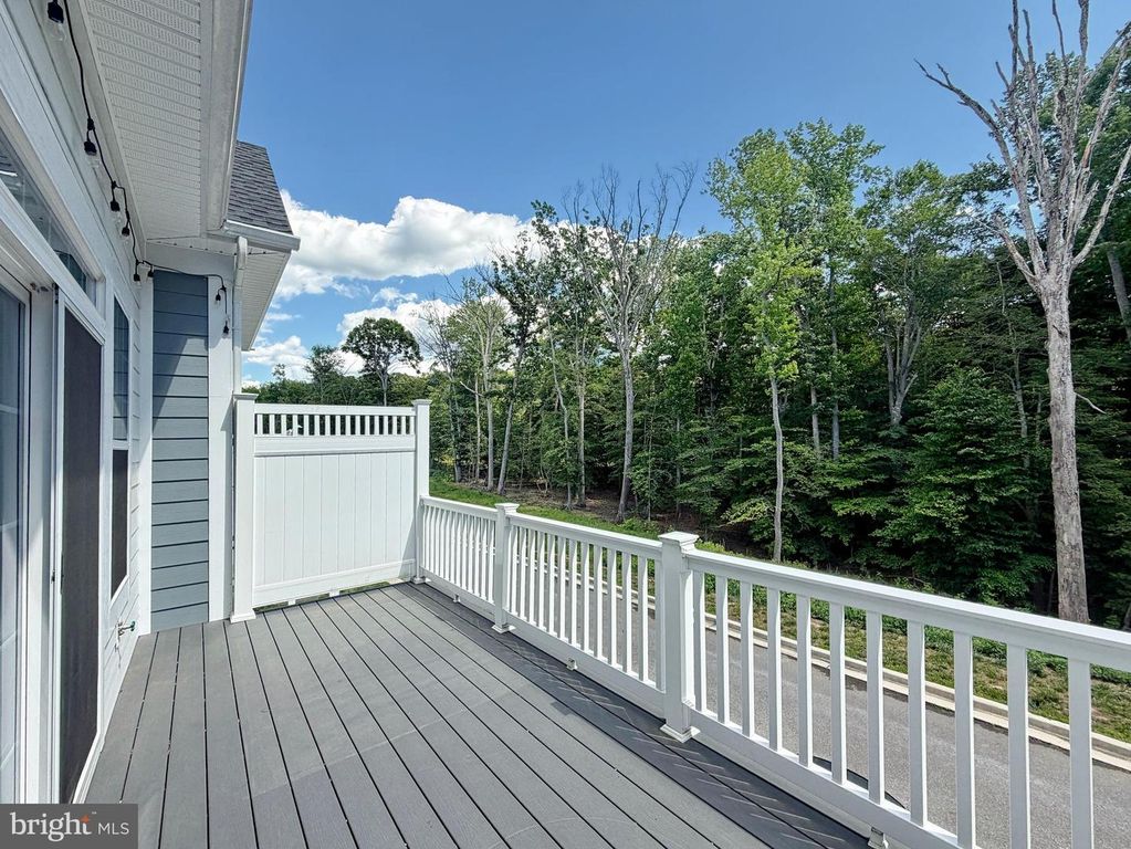 Image 76 of property listing at 306 BUCKEYE CIR, La Plata, MD 20646