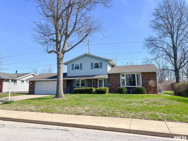 7200 N MANNING Drive, Peoria, IL 61614