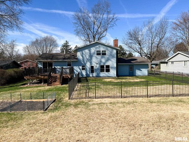 7200 N MANNING Drive, Peoria, IL 61614