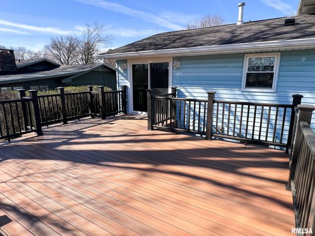 7200 N MANNING Drive, Peoria, IL 61614