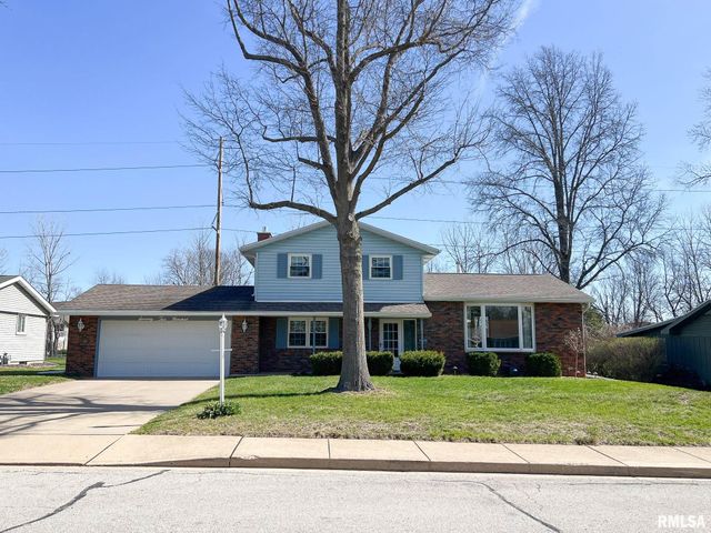 7200 N MANNING Drive, Peoria, IL 61614