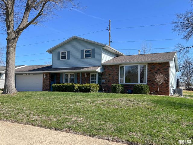 7200 N MANNING Drive, Peoria, IL 61614