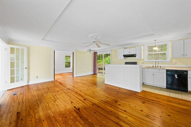 9114 Harrison Bay Road, Harrison, TN 37341