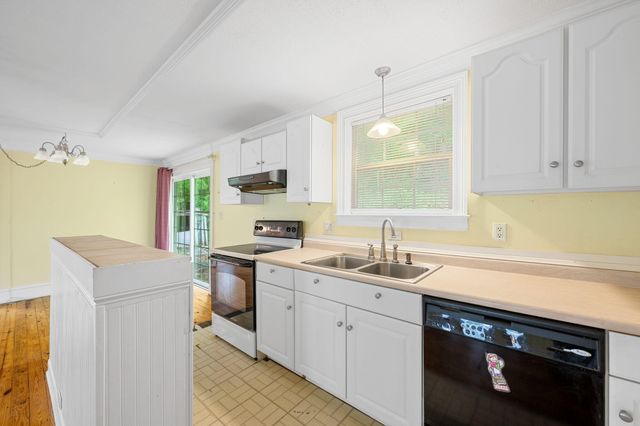 9114 Harrison Bay Road, Harrison, TN 37341