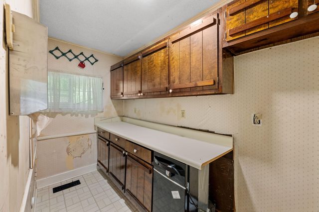 9114 Harrison Bay Road, Harrison, TN 37341