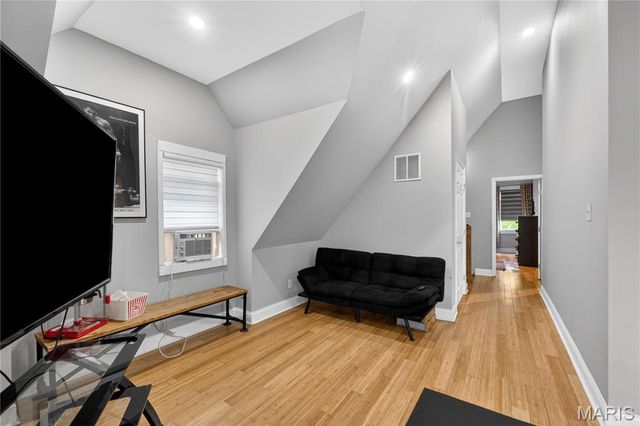 4937 Washington Boulevard, St Louis, MO 63108