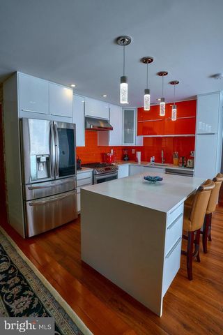 905 PEBBLE LN, Southampton, PA 18966