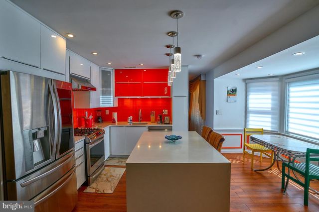 905 PEBBLE LN, Southampton, PA 18966