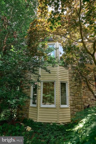 905 PEBBLE LN, Southampton, PA 18966