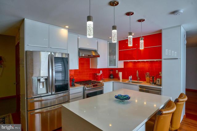 905 PEBBLE LN, Southampton, PA 18966