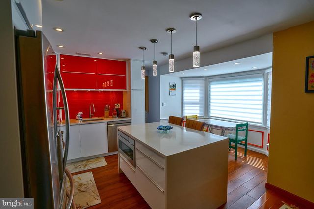 905 PEBBLE LN, Southampton, PA 18966