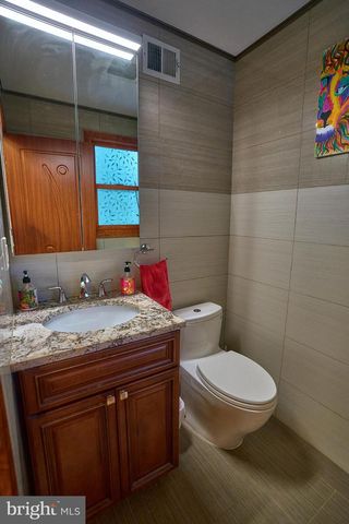 905 PEBBLE LN, Southampton, PA 18966