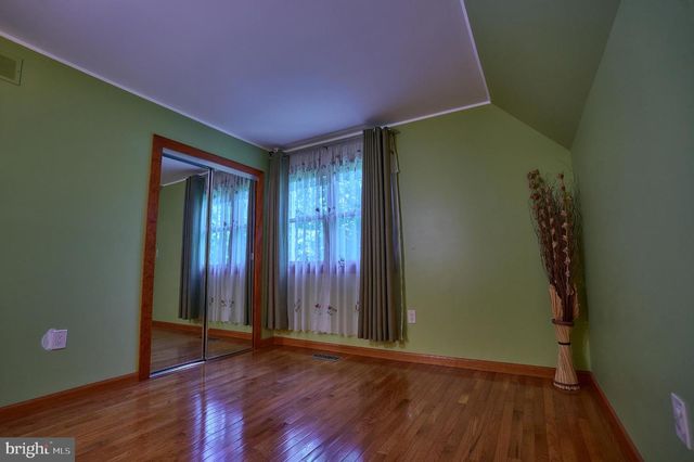 905 PEBBLE LN, Southampton, PA 18966