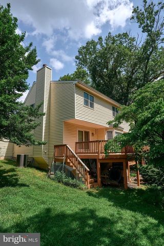 905 PEBBLE LN, Southampton, PA 18966