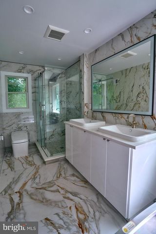 905 PEBBLE LN, Southampton, PA 18966