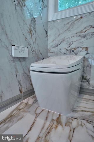 905 PEBBLE LN, Southampton, PA 18966