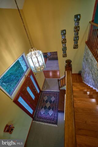 905 PEBBLE LN, Southampton, PA 18966